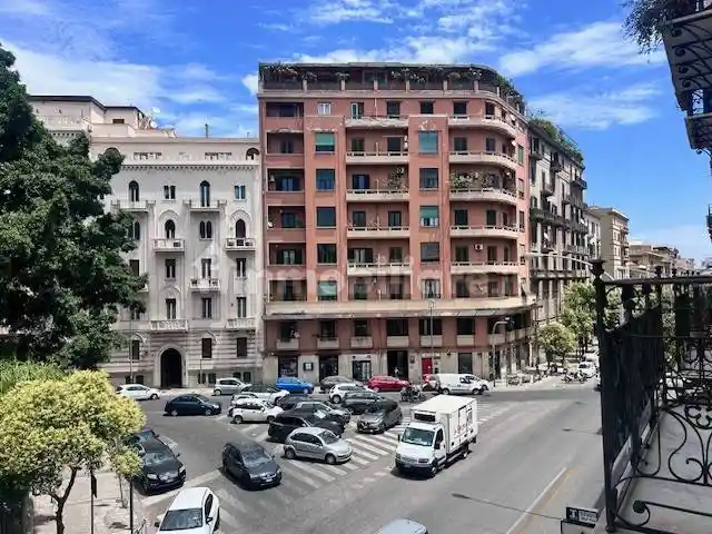 Appartamento in vendita a Palermo