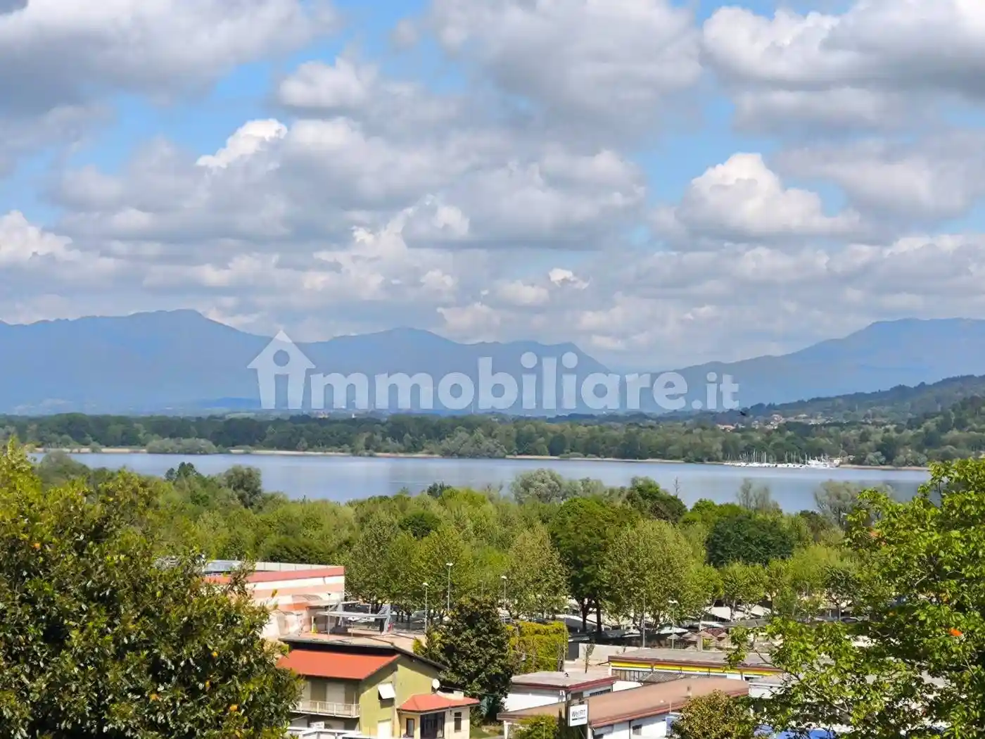 Appartamento in vendita a Dormelletto