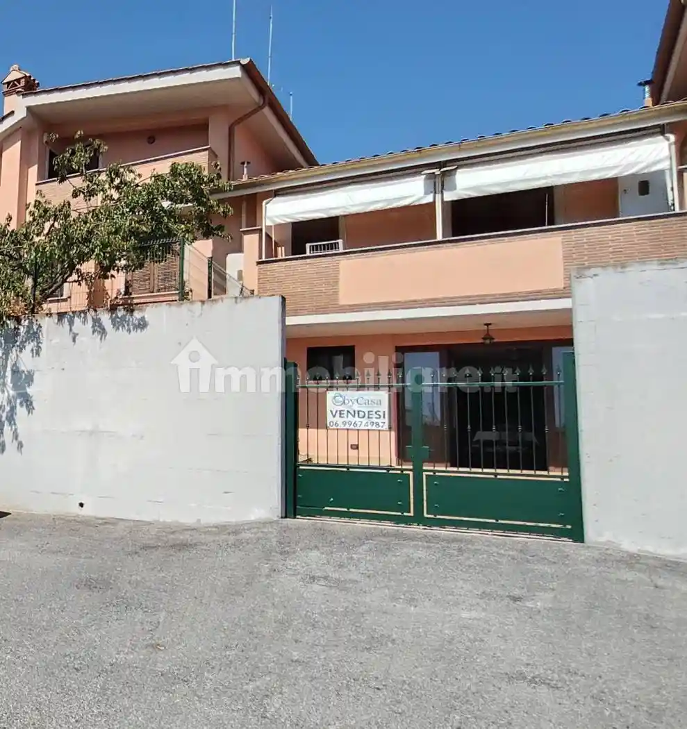 Villetta a schiera in vendita a Manziana