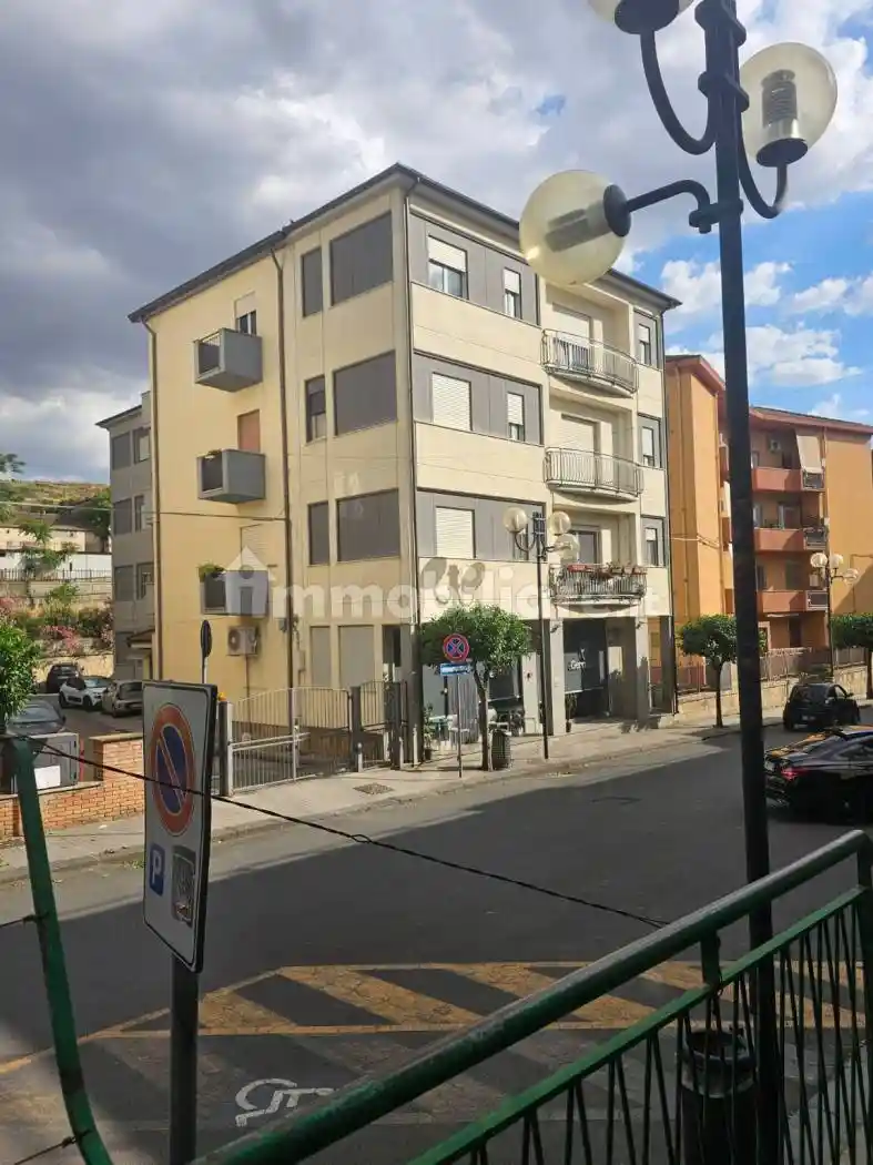 Appartamento in vendita a Leonforte