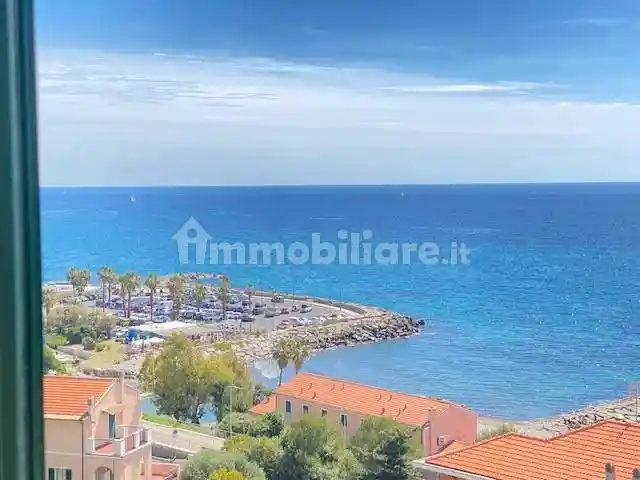 Appartamento in vendita a Imperia