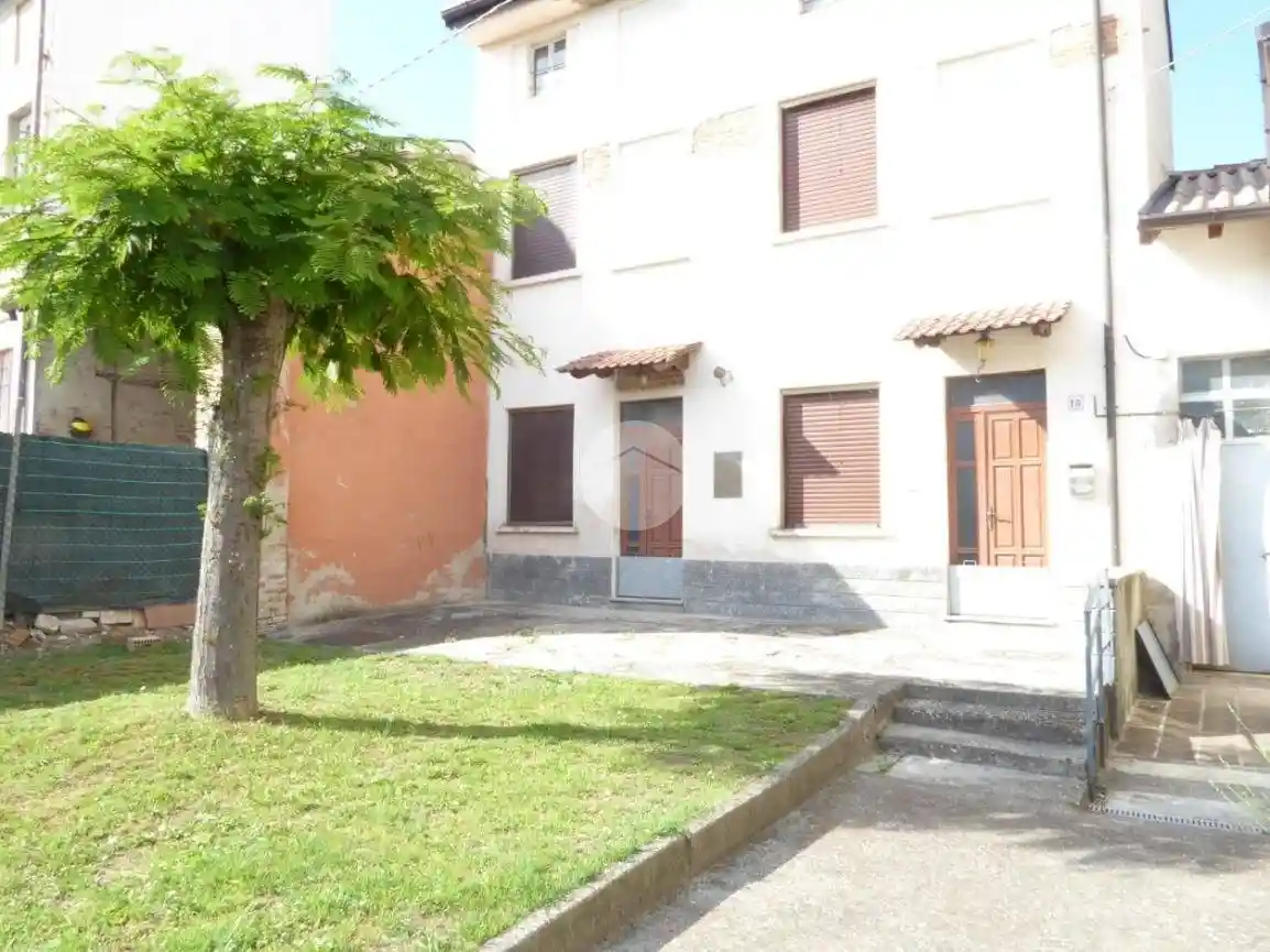 Casa indipendente in vendita a Stradella