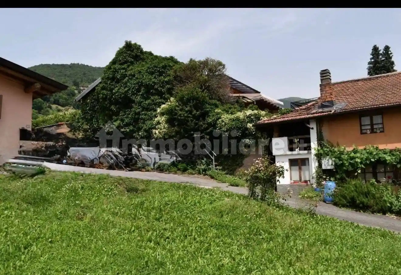 Casa indipendente in vendita a Cazzano Sant'Andrea