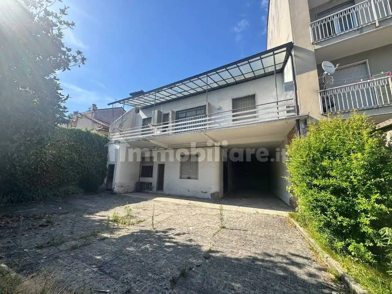 Palazzo - Edificio in vendita a Seregno