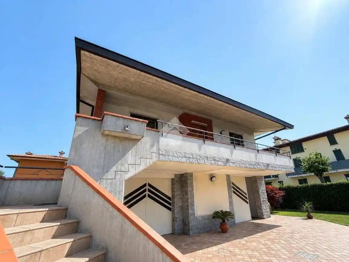 Villa in vendita a Rovato
