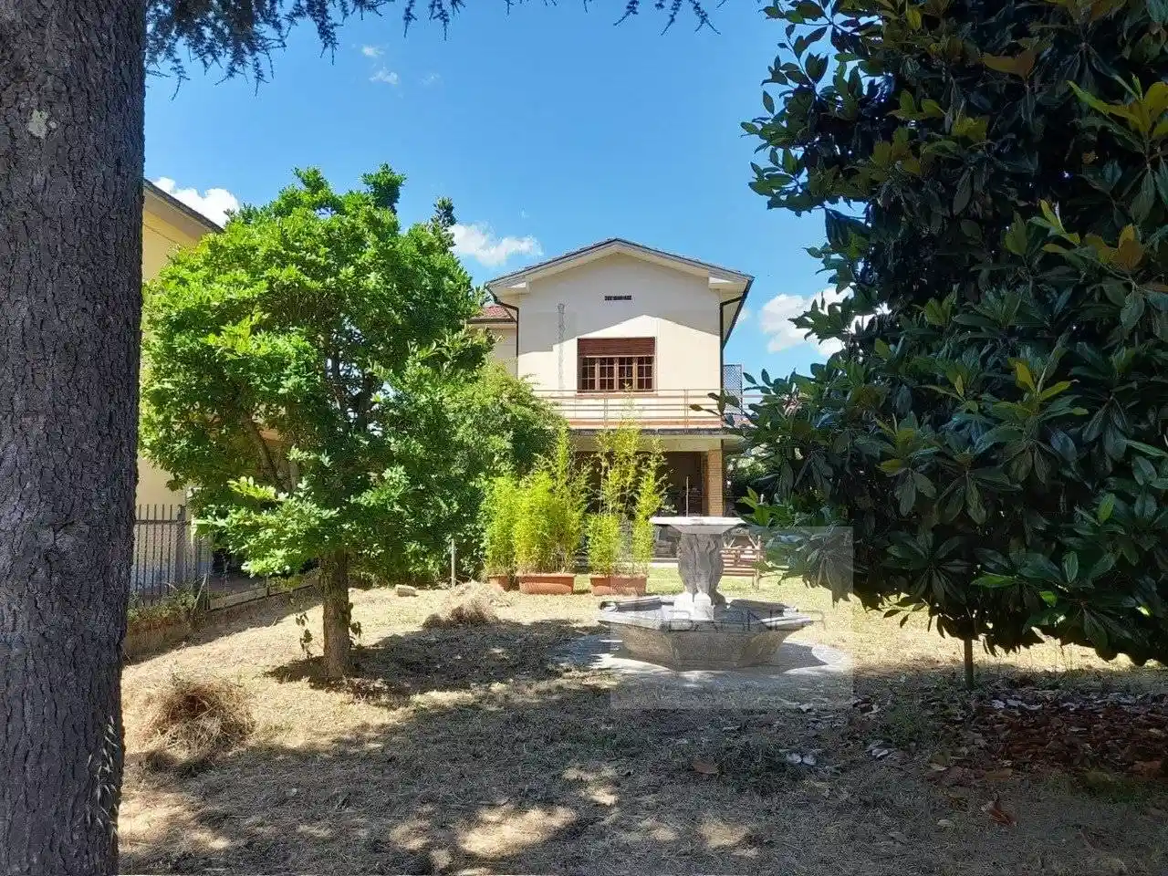 Villa in vendita a Lucca