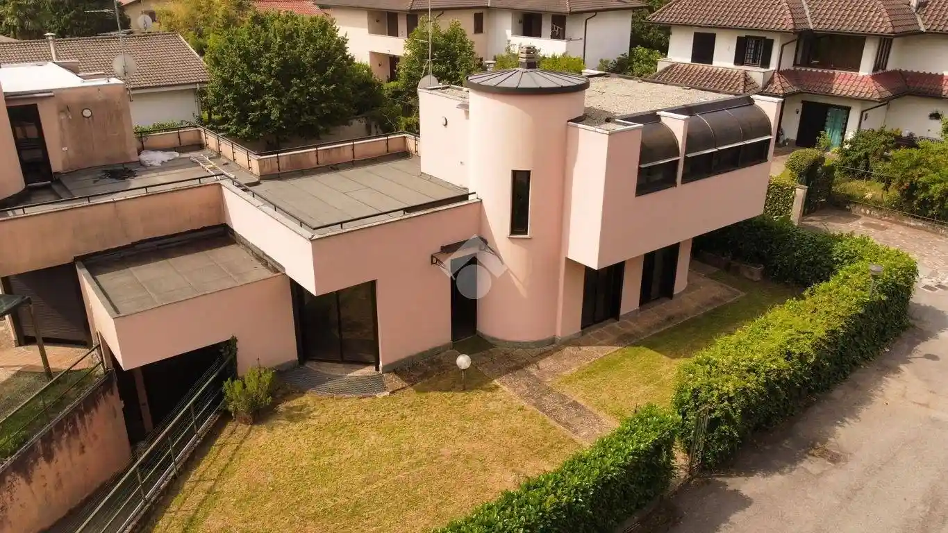 Villa in vendita a Casatenovo