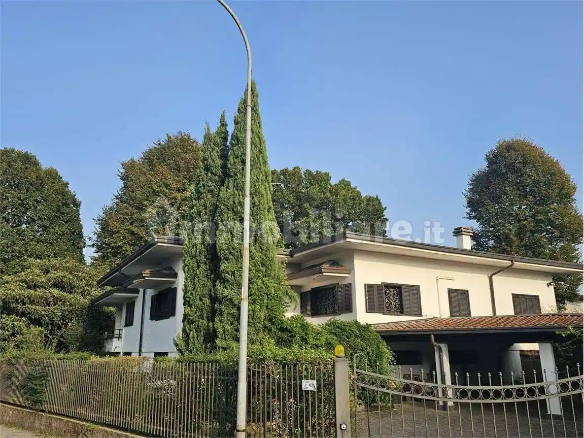 Villa in vendita a Camparada