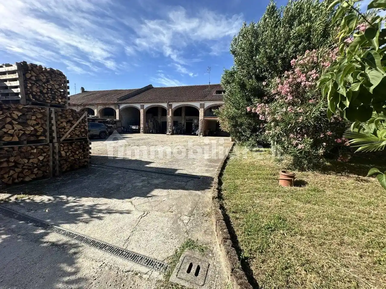 Rustico - Casale in vendita a Spinadesco