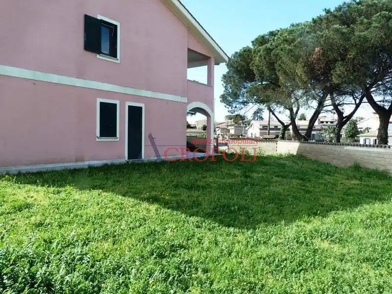 Appartamento in vendita a Anguillara Sabazia
