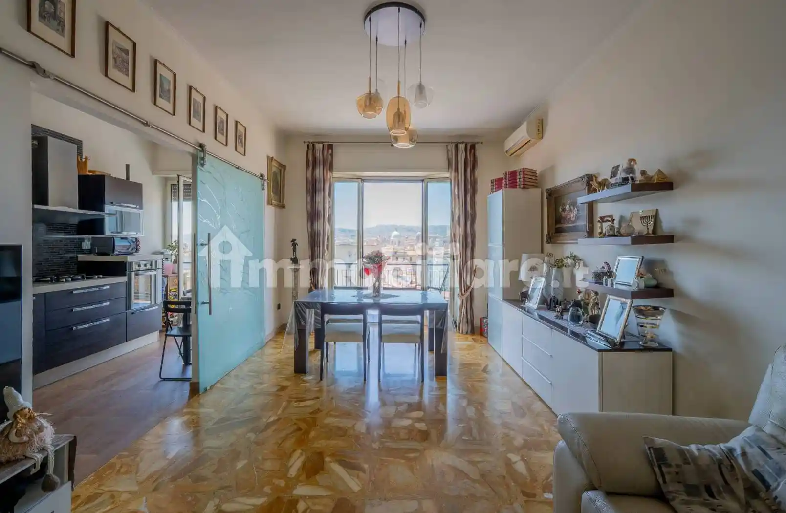 Appartamento in vendita a Napoli