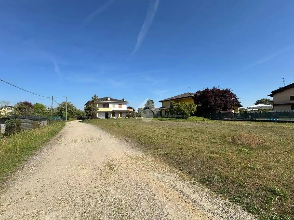 Villa in vendita a Oleggio