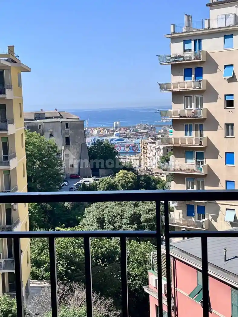 Appartamento in vendita a Genova