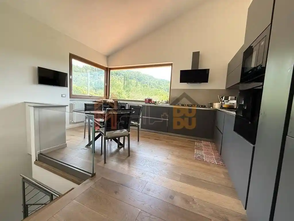 Villa in vendita a Arezzo