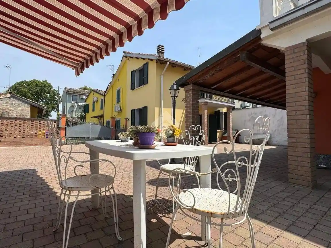 Villa in vendita a Parma