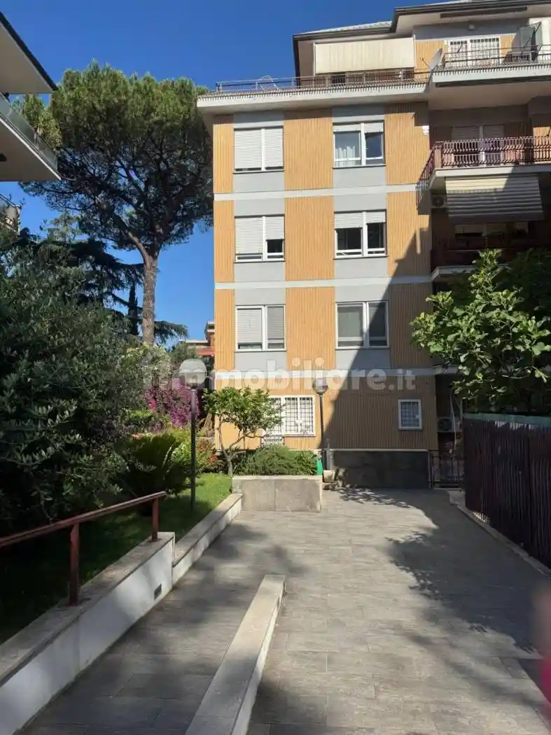 Appartamento in vendita a Roma