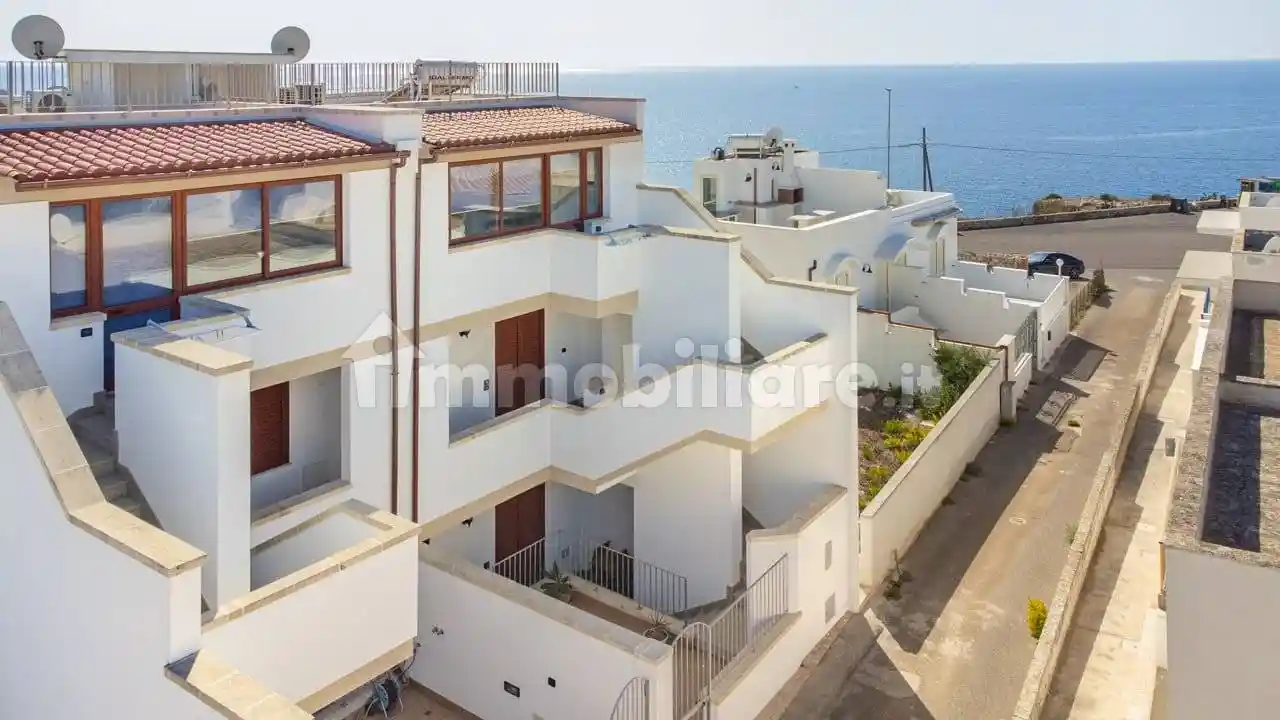 Palazzo - Edificio in vendita a Castrignano del Capo