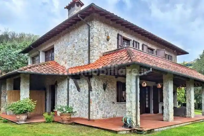 Villa in vendita a Camaiore