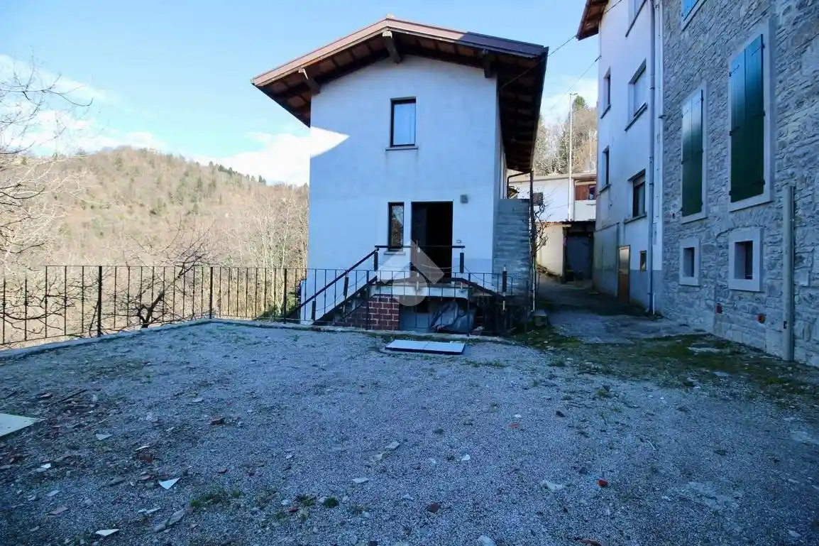 Casa indipendente in vendita a Grimacco