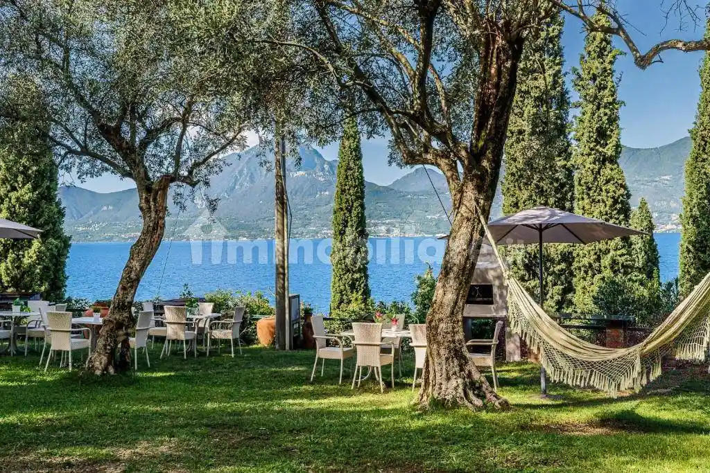 Appartamento in vendita a Torri del Benaco