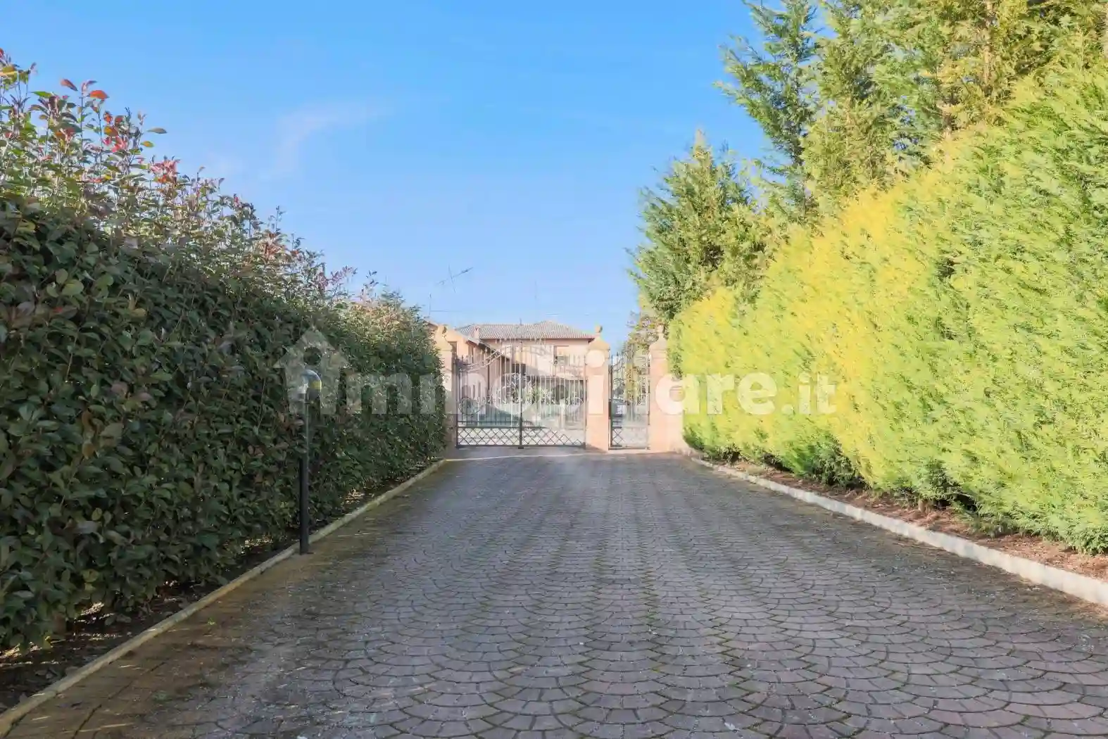 Villa - foto 2