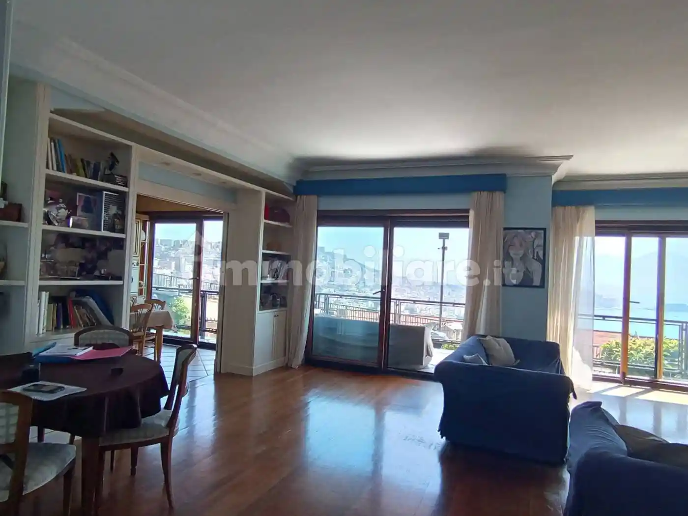 Appartamento in vendita a Napoli