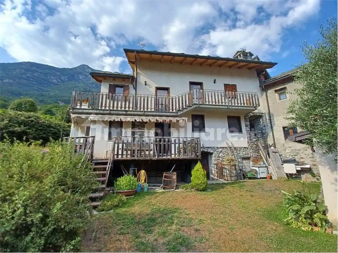 Casa indipendente in vendita a Donnas