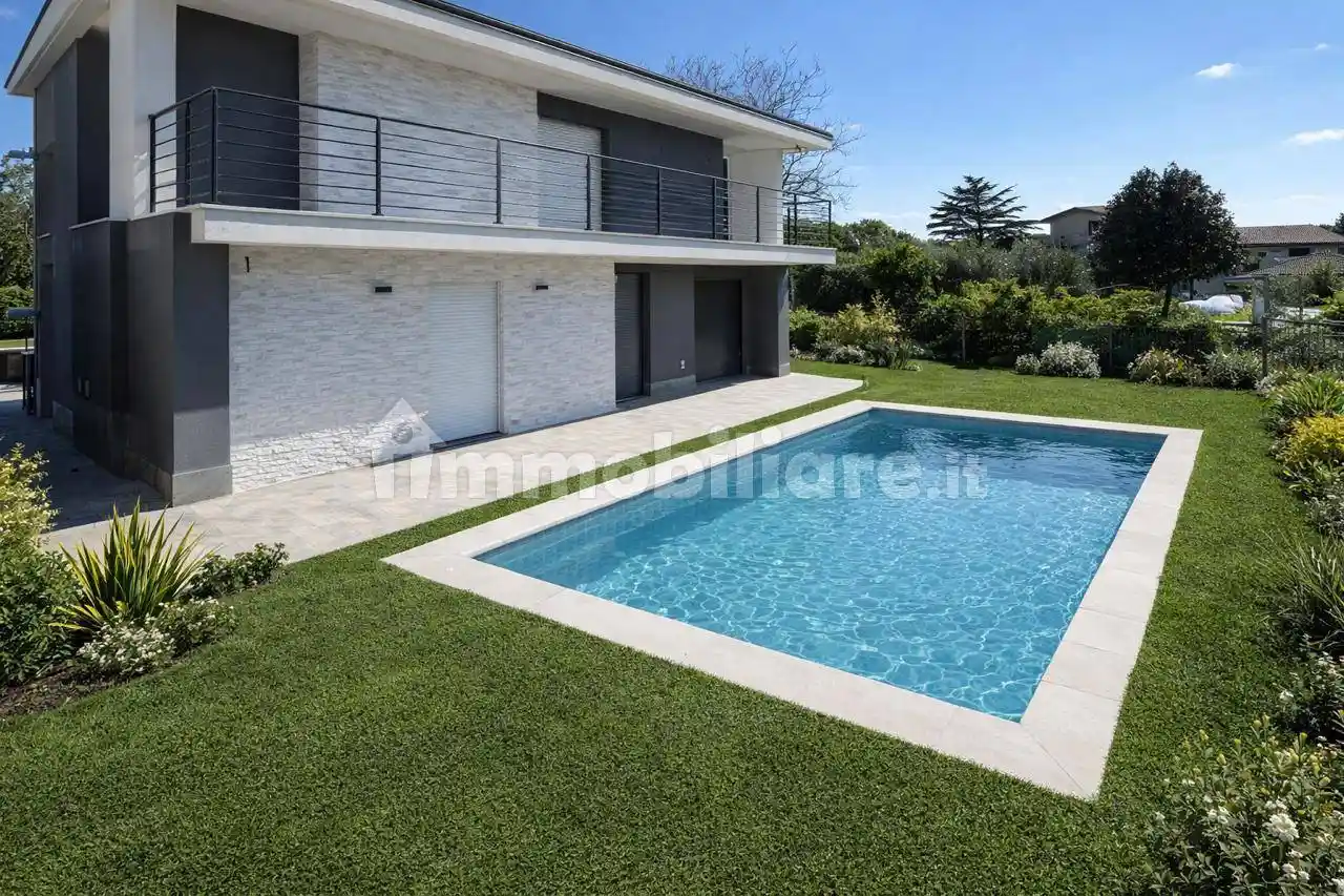 Villa in vendita a Aprilia