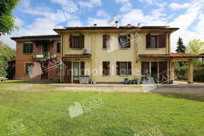 Casa indipendente in vendita a Calderara di Reno