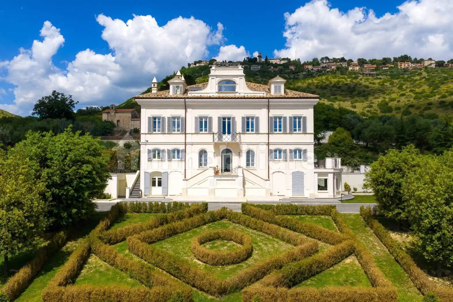 Villa in vendita a Fara in Sabina