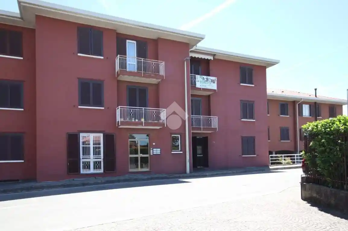 Appartamento in vendita a Barzanò