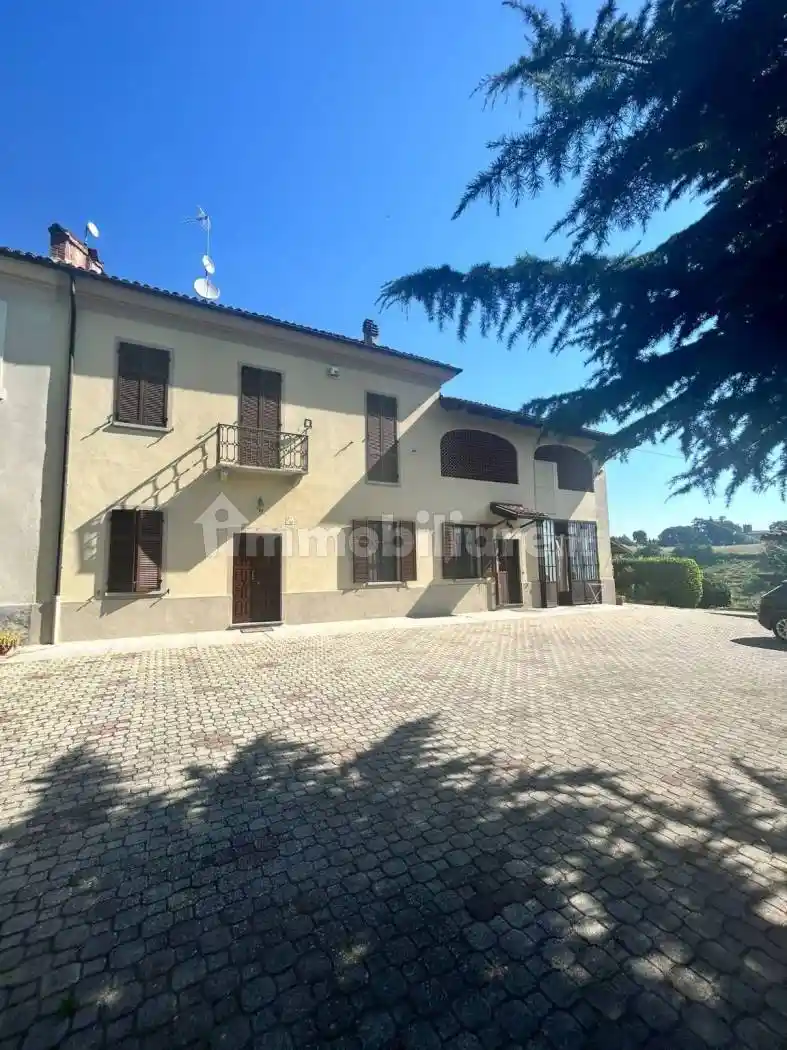 Rustico - Casale in vendita a Asti
