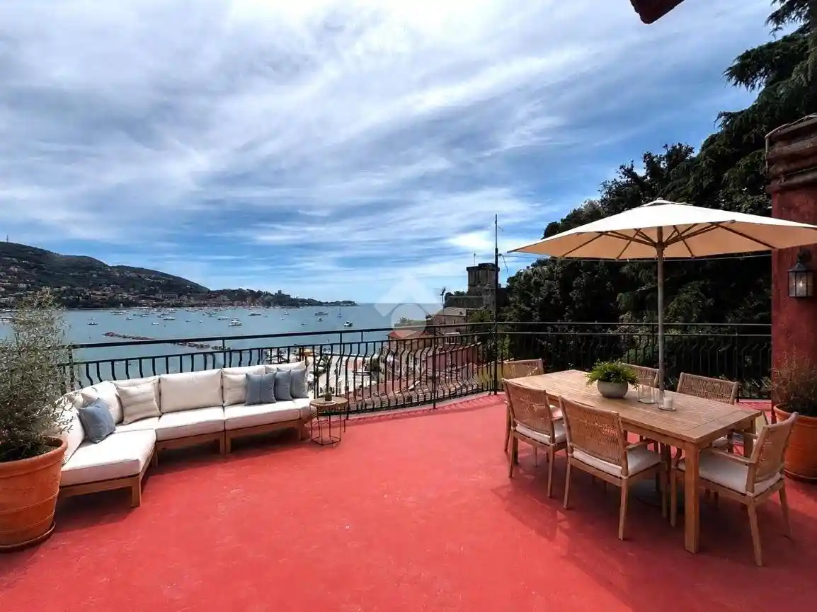 Appartamento in vendita a Lerici