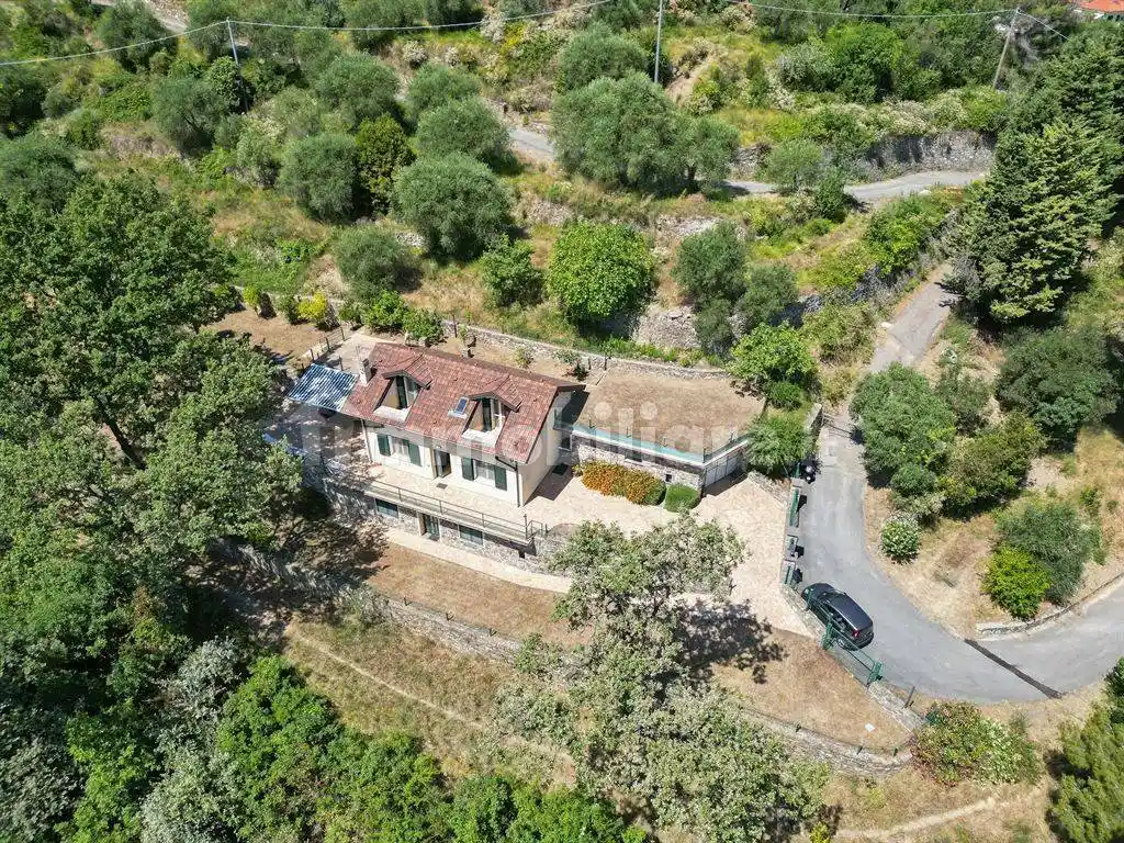 Villa in vendita a Alassio