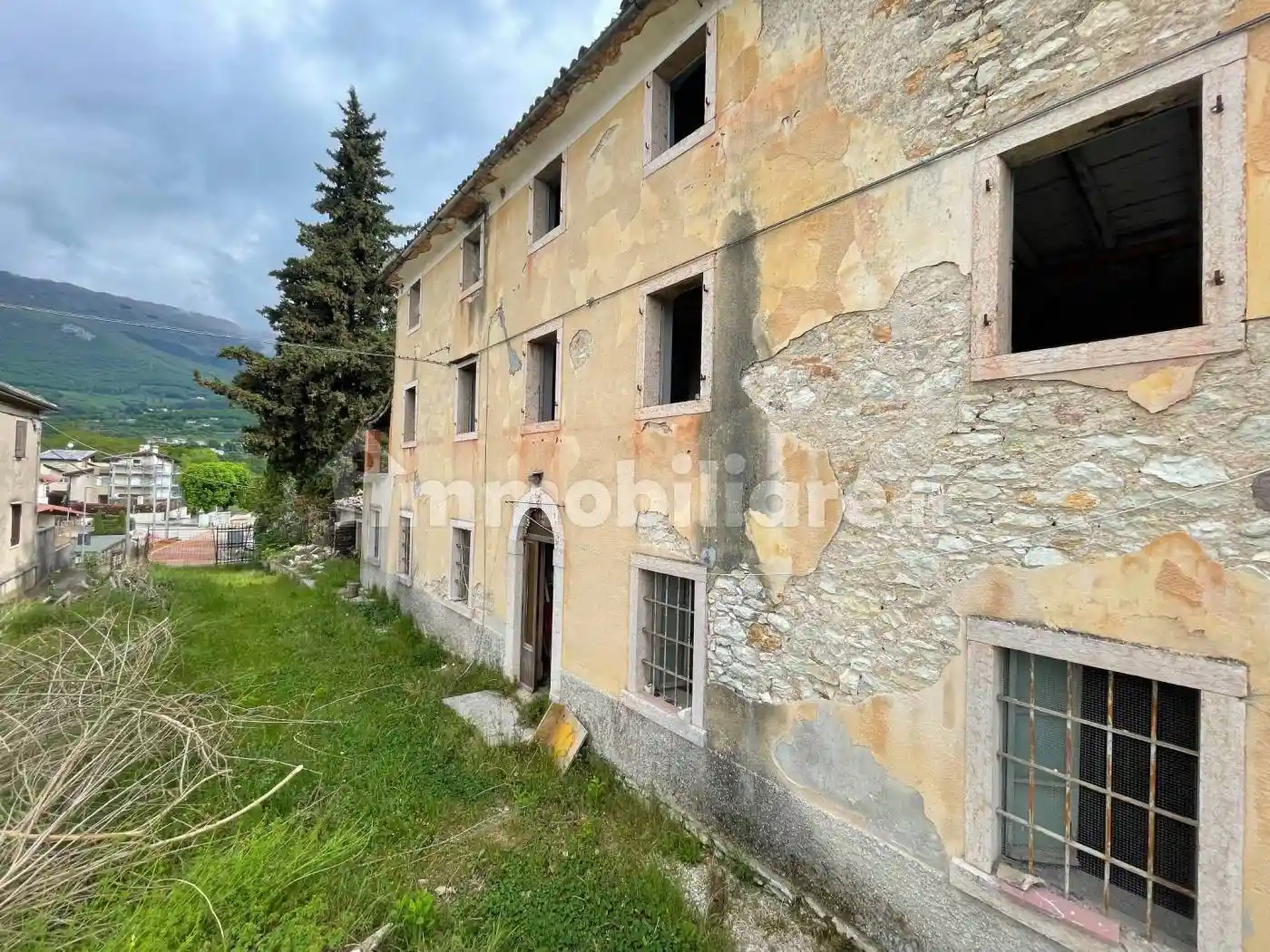 Rustico - Casale in vendita a Caprino Veronese
