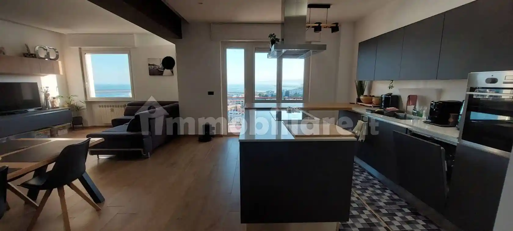 Appartamento in vendita a Genova