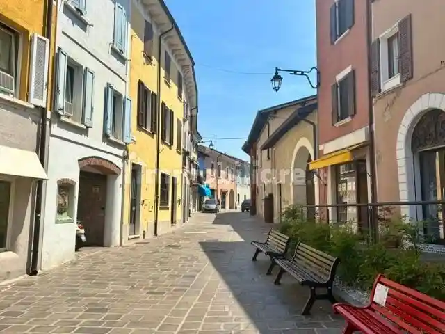Villa in vendita a Desenzano del Garda