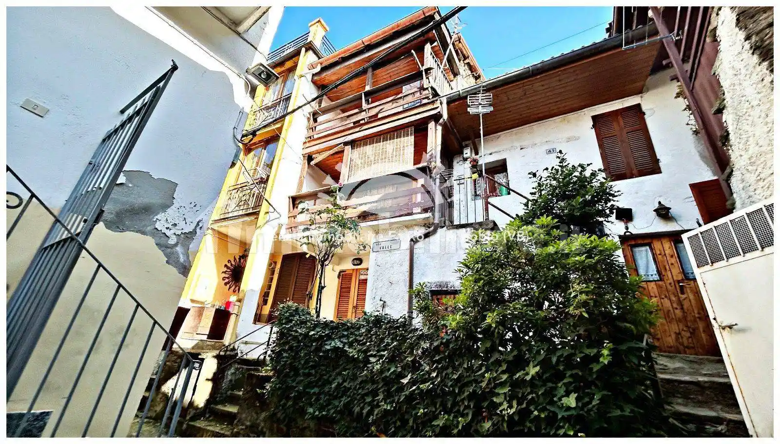 Casa indipendente in vendita a Cossogno