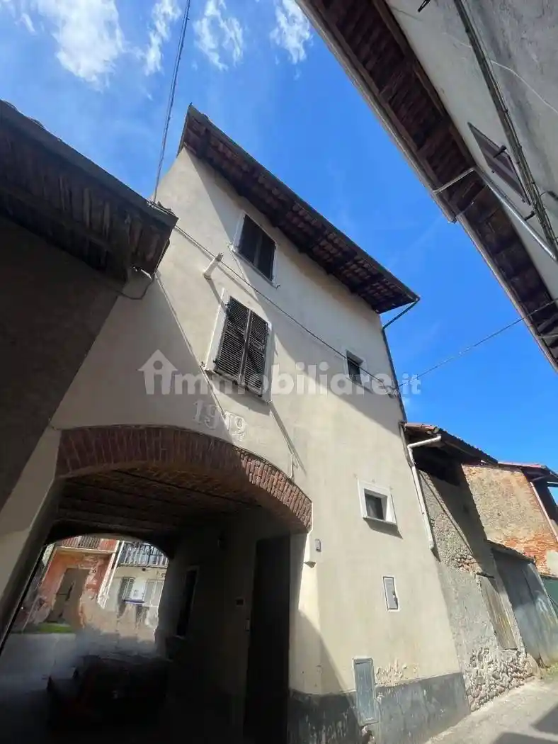 Casa indipendente in vendita a Candia Canavese