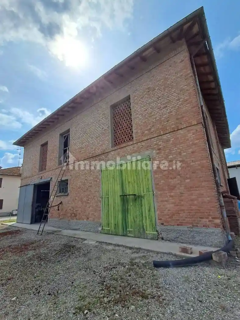 Palazzo - Edificio in vendita a Medicina