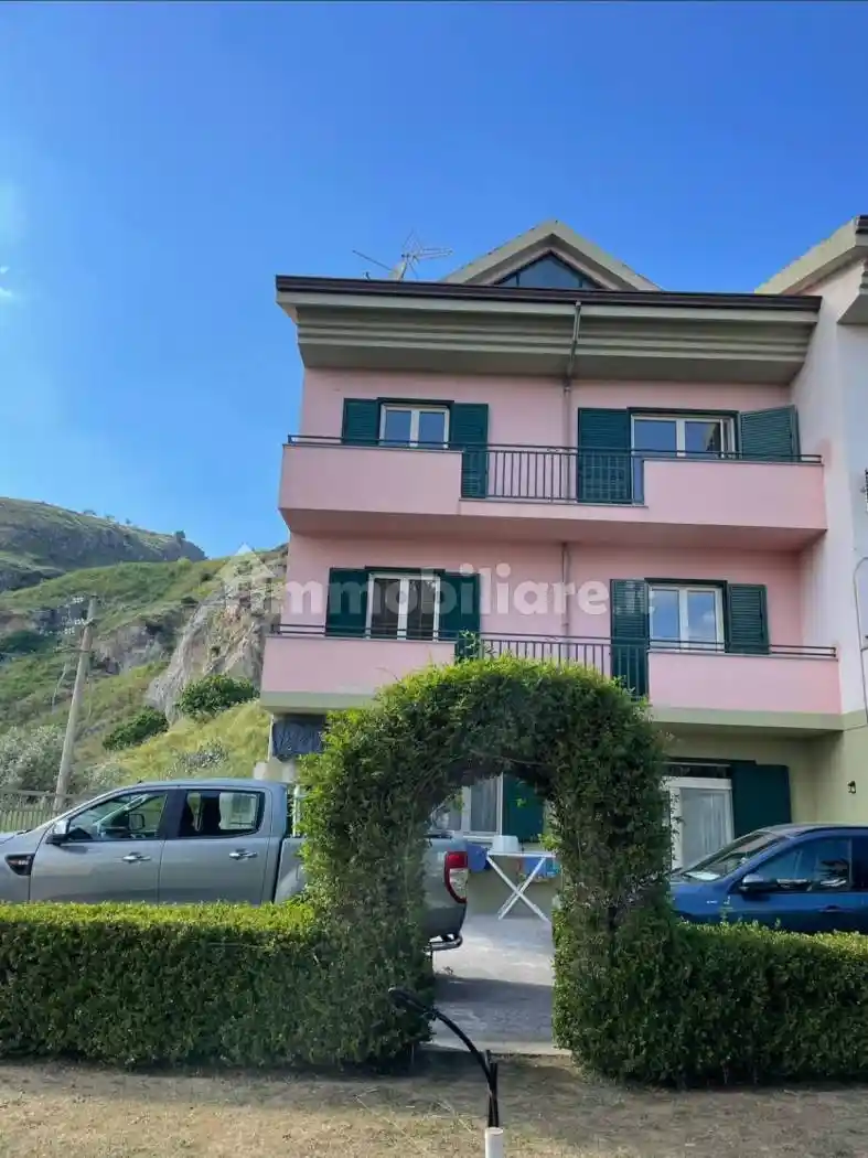 Palazzo - Edificio in vendita a Cassano all'Ionio