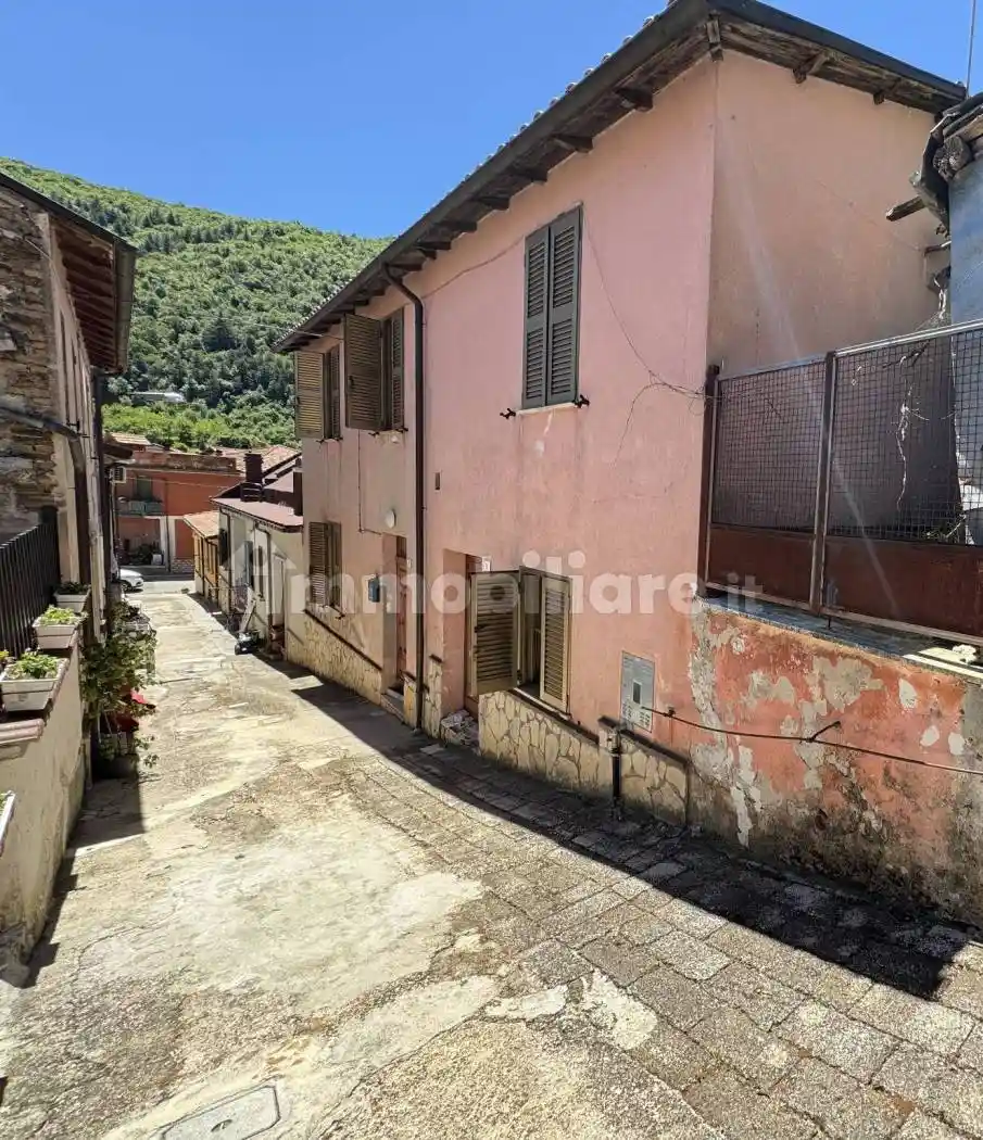 Casa indipendente in vendita a Capistrello