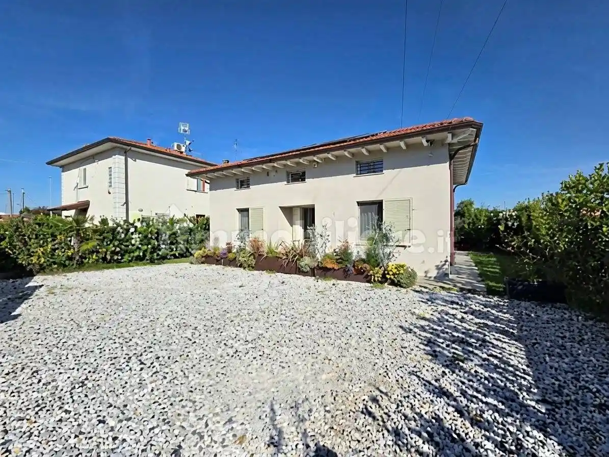 Appartamento in vendita a Massa