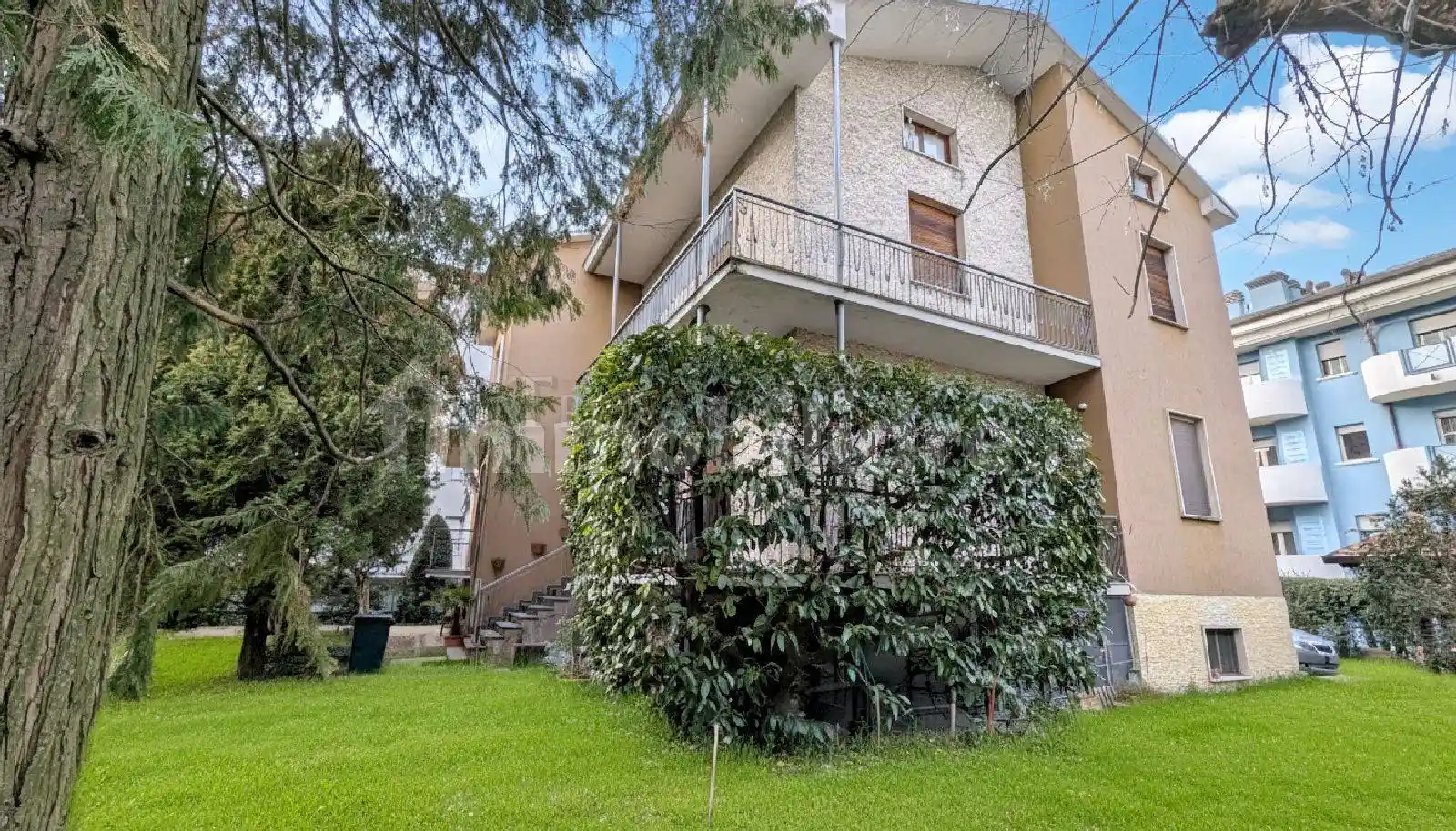 Villa in vendita a Fidenza