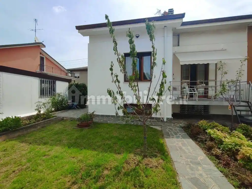 Villa in vendita a Seveso