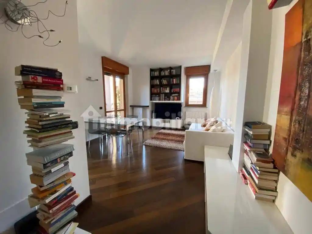 Appartamento in affitto a Vedano al Lambro