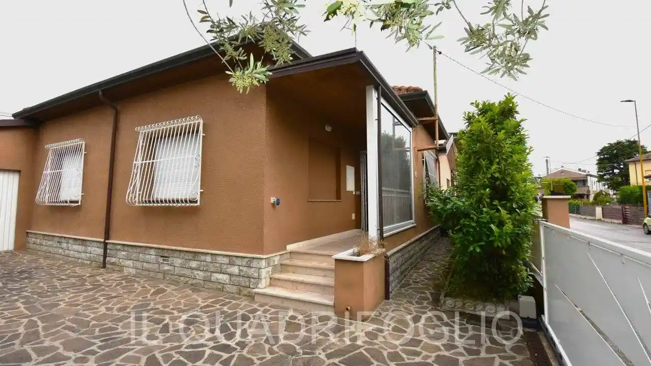 Casa indipendente in vendita a Cesena