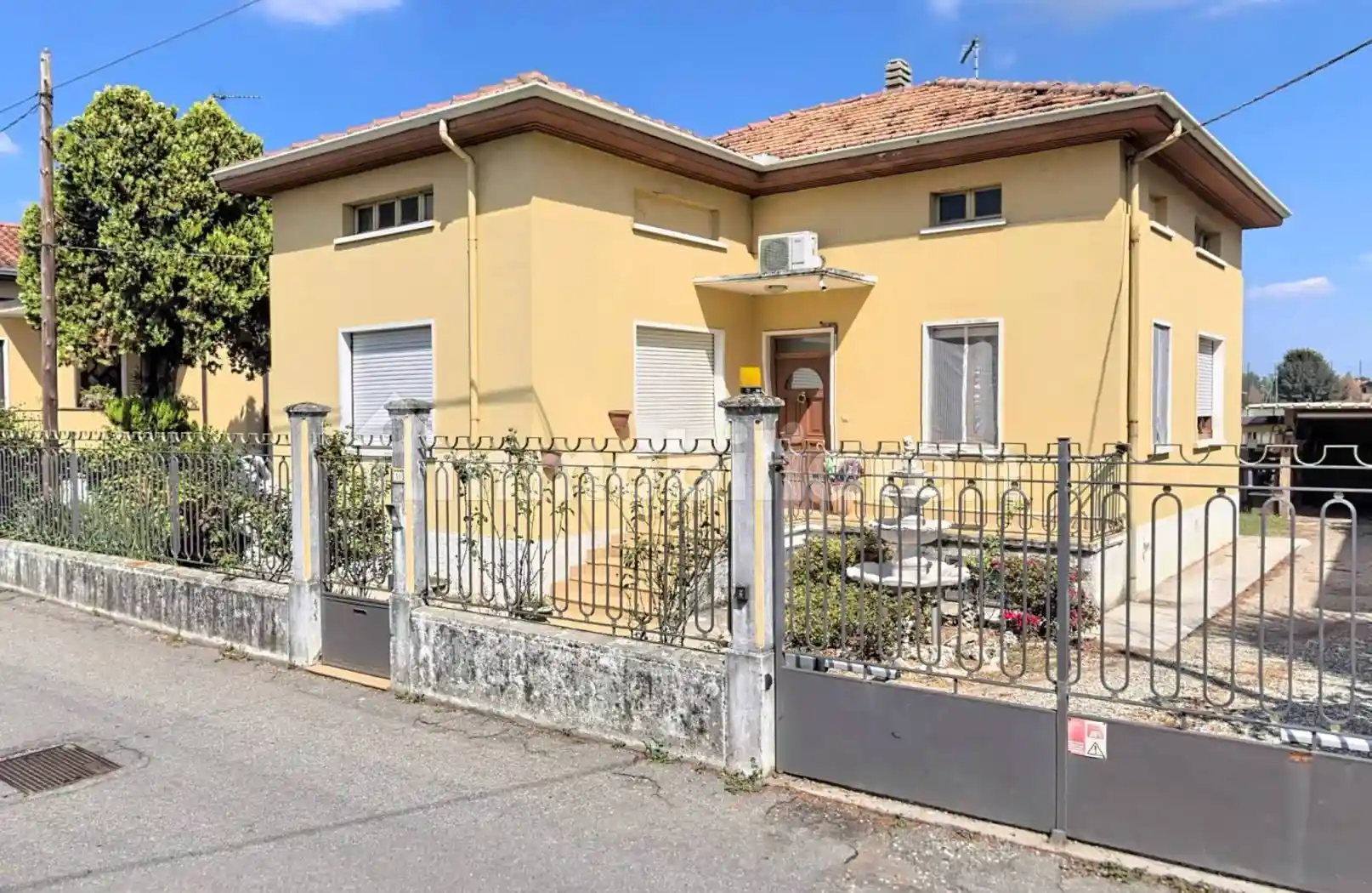Villa in vendita a Lonate Pozzolo