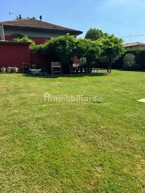 Villa in vendita a Vertemate con Minoprio