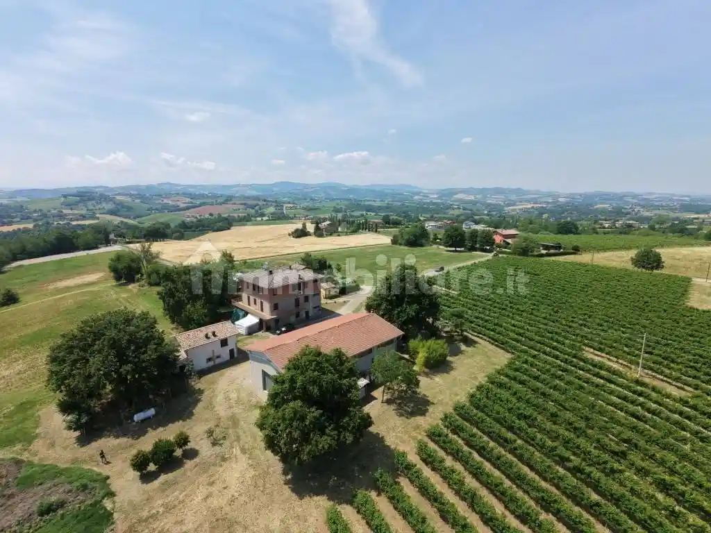 Villa in vendita a Castelvetro di Modena